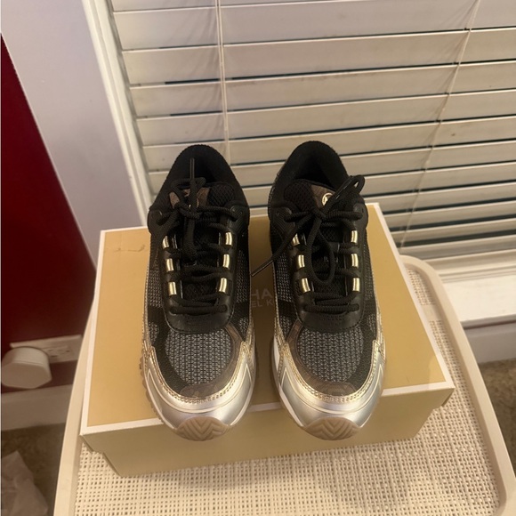 Michael Kors Brown sneakers - Picture 12 of 13